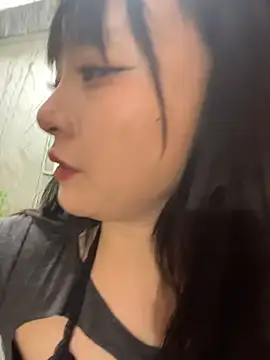 Snapshot of Yucheng__520 chatting on 05-13-26, 09:39 Yucheng 520 online show from 05-13-26, 09:39