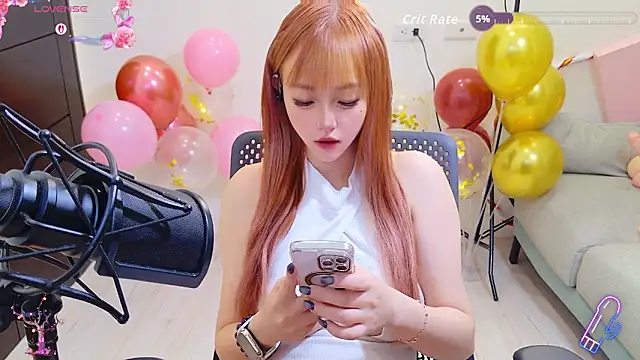 Snapshot of Yucheng__520 chatting on 05-27-26, 05:59 Yucheng 520 online show from 05-27-26, 05:59
