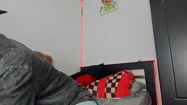 Snapshot of Mateo_Escobar chatting on 11-01-25, 08:11 Mateo Escobar online show from 11-01-25, 08:11