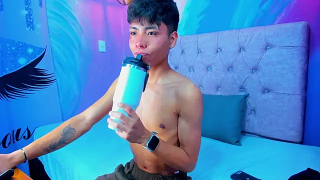 Snapshot of MaxiWildd chatting on 04-13-26, 01:16 MaxiWildd online show from 04-13-26, 01:16