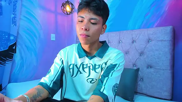 Snapshot of MaxiWildd chatting on 05-30-26, 01:19 MaxiWildd online show from 05-30-26, 01:19