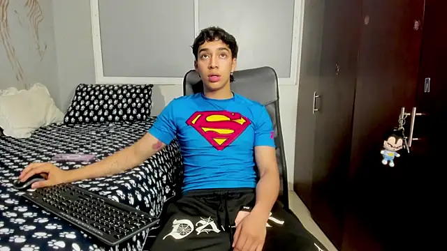 Snapshot of Noxx_starkK chatting on 11-15-25, 02:53 Noxx starkK online show from 11-15-25, 02:53