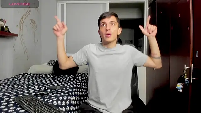 Snapshot of Noxx_starkK chatting on 11-22-25, 01:48 Noxx starkK online show from 11-22-25, 01:48