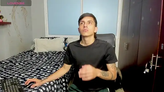 Snapshot of Noxx_starkK chatting on 11-22-25, 11:15 Noxx starkK online show from 11-22-25, 11:15