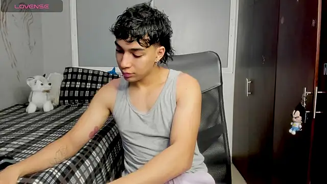 Snapshot of Noxx_starkK chatting on 11-29-25, 10:57 Noxx starkK online show from 11-29-25, 10:57