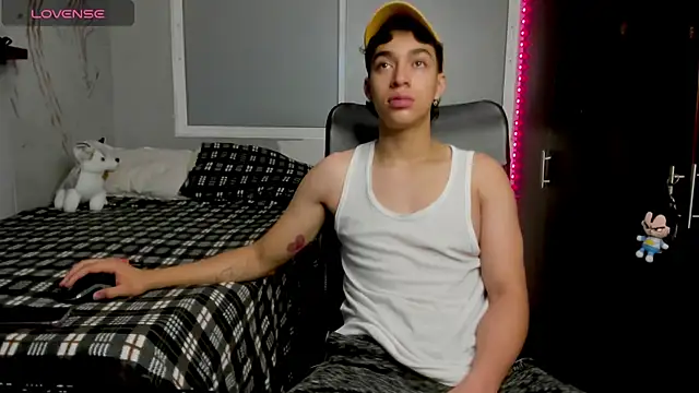 Snapshot of Noxx_starkK chatting on 12-02-25, 12:05 Noxx starkK online show from 12-02-25, 12:05