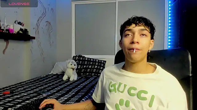 Snapshot of Noxx_starkK chatting on 12-04-25, 03:05 Noxx starkK online show from 12-04-25, 03:05