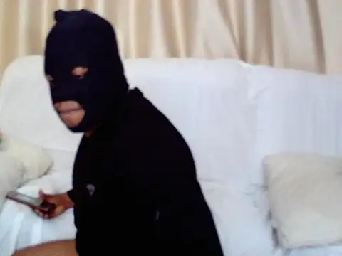 Snapshot of AfricanoMasqueMan chatting on 09-15-25, 01:33 AfricanoMasqueMan online show from 09-15-25, 01:33