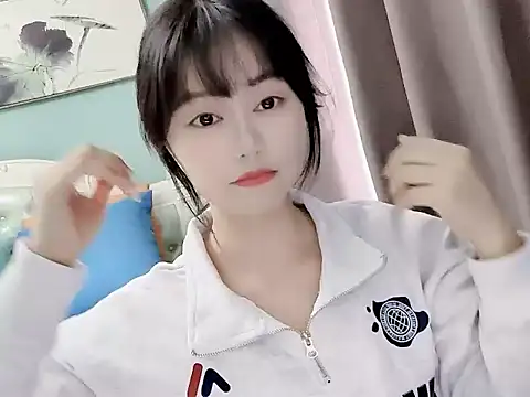 sarah111 online show from 10-22-25, 03:51