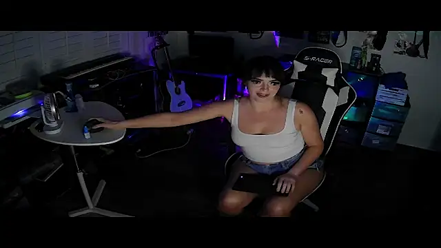 TheSlutMuffin online show from 12-04-25, 07:28