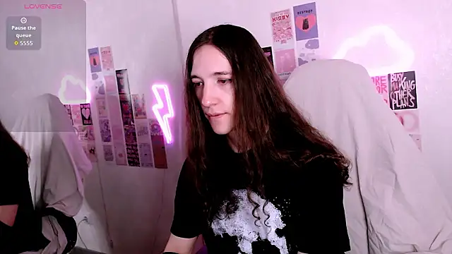 Snapshot of SilverMuse chatting on 02-04-26, 11:53 SilverMuse online show from 02-04-26, 11:53