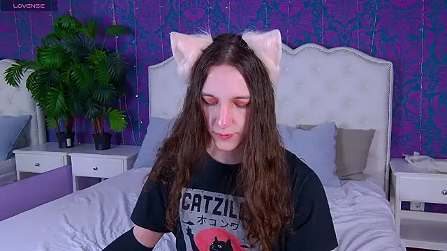 Snapshot of SilverMuse chatting on 02-17-26, 10:27 SilverMuse online show from 02-17-26, 10:27