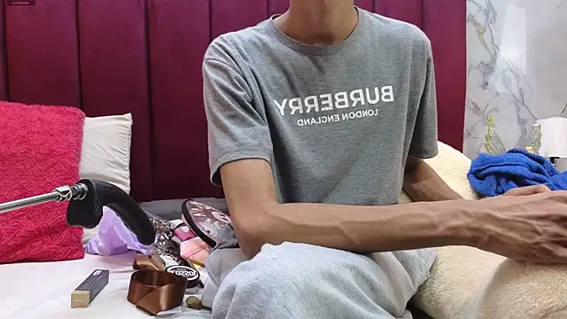 PrincePoppy online show from 10-31-25, 08:43