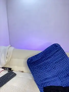 snow doll online show from 02-07-26, 08:01