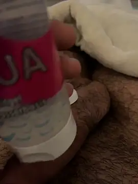 Snapshot of boran72 chatting on 12-15-25, 06:12 boran72 online show from 12-15-25, 06:12