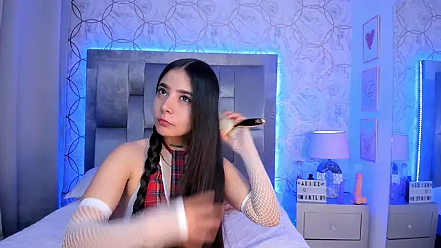 AlliceWinter online show from 10-25-25, 12:34