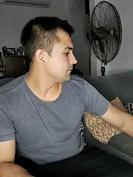 Bradd 32 online show from 04-10-26, 02:50