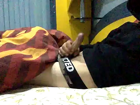 Snapshot of adiluci1 chatting on 09-30-25, 07:19 adiluci1 online show from 09-30-25, 07:19