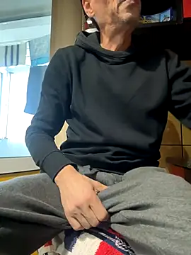 Snapshot of adiluci1 chatting on 10-05-25, 02:26 adiluci1 online show from 10-05-25, 02:26