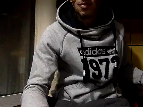 Snapshot of adiluci1 chatting on 10-24-25, 05:53 adiluci1 online show from 10-24-25, 05:53