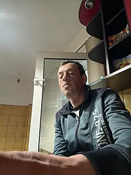 adiluci1 online show from 04-19-26, 03:17