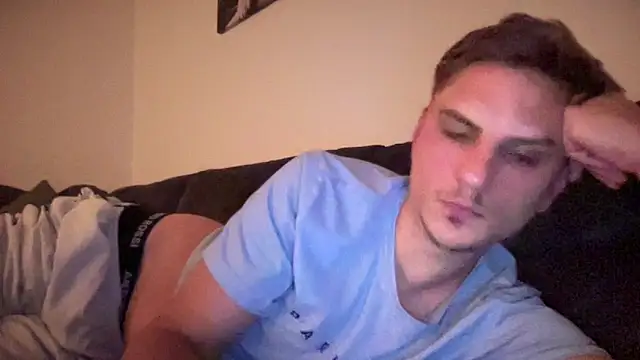 Snapshot of Sweetbooy90 chatting on 05-17-26, 09:00 Sweetbooy90 online show from 05-17-26, 09:00