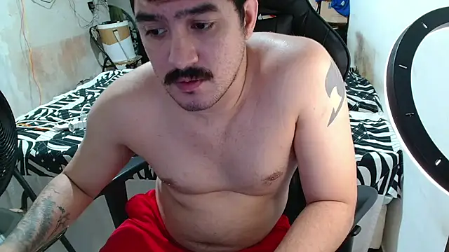 Snapshot of Leonino231 chatting on 06-19-26, 12:37 Leonino231 online show from 06-19-26, 12:37