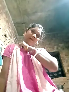 Snapshot of Savita992 chatting on 09-13-25, 10:20 Savita992 online show from 09-13-25, 10:20