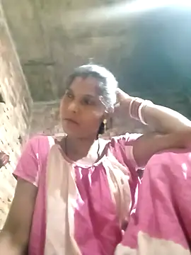 Snapshot of Savita992 chatting on 09-15-25, 10:32 Savita992 online show from 09-15-25, 10:32