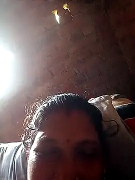 Snapshot of Savita992 chatting on 09-18-25, 06:26 Savita992 online show from 09-18-25, 06:26