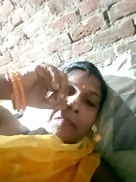 Snapshot of Savita992 chatting on 09-20-25, 04:52 Savita992 online show from 09-20-25, 04:52