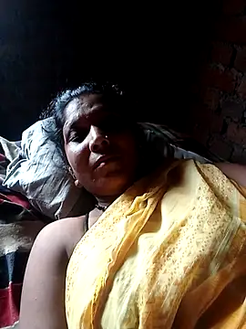 Snapshot of Savita992 chatting on 09-23-25, 06:05 Savita992 online show from 09-23-25, 06:05