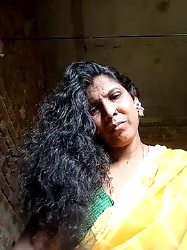 Snapshot of Savita992 chatting on 09-25-25, 07:01 Savita992 online show from 09-25-25, 07:01
