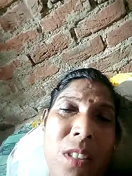 Snapshot of Savita992 chatting on 09-25-25, 07:06 Savita992 online show from 09-25-25, 07:06