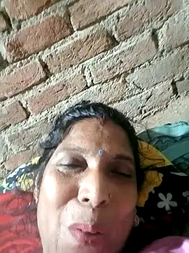 Snapshot of Savita992 chatting on 09-26-25, 10:47 Savita992 online show from 09-26-25, 10:47