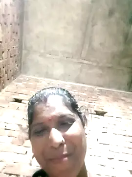 Snapshot of Savita992 chatting on 09-29-25, 05:40 Savita992 online show from 09-29-25, 05:40