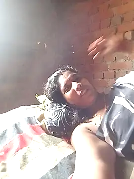 Snapshot of Savita992 chatting on 09-30-25, 05:45 Savita992 online show from 09-30-25, 05:45