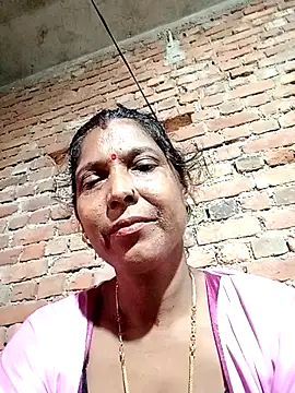 Snapshot of Savita992 chatting on 10-03-25, 02:41 Savita992 online show from 10-03-25, 02:41