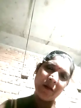 Snapshot of Savita992 chatting on 10-05-25, 01:20 Savita992 online show from 10-05-25, 01:20