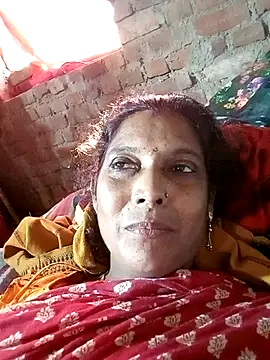 Snapshot of Savita992 chatting on 10-06-25, 01:25 Savita992 online show from 10-06-25, 01:25