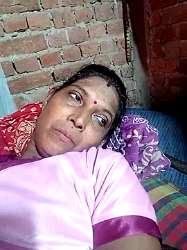 Snapshot of Savita992 chatting on 10-08-25, 04:32 Savita992 online show from 10-08-25, 04:32