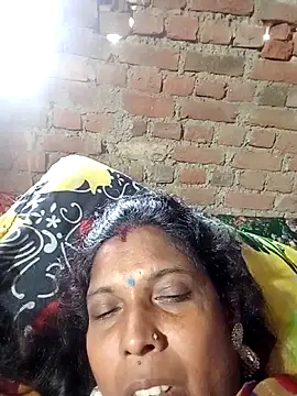 Snapshot of Savita992 chatting on 10-11-25, 10:03 Savita992 online show from 10-11-25, 10:03