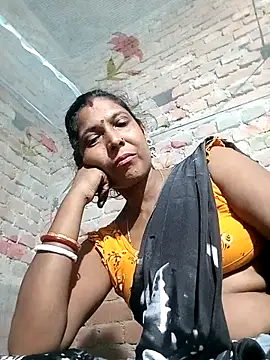 Snapshot of Savita992 chatting on 10-14-25, 05:14 Savita992 online show from 10-14-25, 05:14