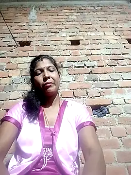 Snapshot of Savita992 chatting on 10-19-25, 03:01 Savita992 online show from 10-19-25, 03:01