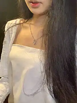 Snapshot of Nhinhi18 chatting on 04-22-26, 03:24 Nhinhi18 online show from 04-22-26, 03:24