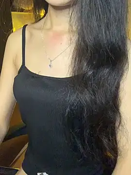 Snapshot of Nhinhi18 chatting on 07-25-26, 02:03 Nhinhi18 online show from 07-25-26, 02:03