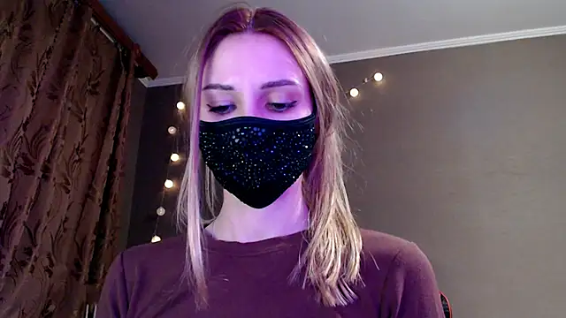 Snapshot of Iris_lave chatting on 02-19-26, 04:03 Iris lave online show from 02-19-26, 04:03