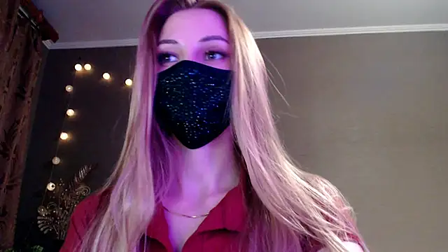 Snapshot of Iris_lave chatting on 04-29-26, 05:30 Iris lave online show from 04-29-26, 05:30