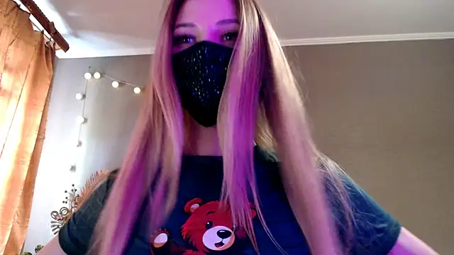 Snapshot of Iris_lave chatting on 05-04-26, 02:24 Iris lave online show from 05-04-26, 02:24