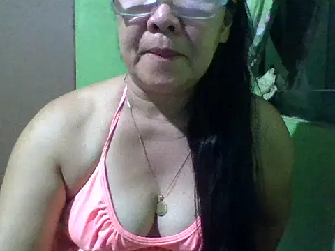 Snapshot of mommasexy29 chatting on 01-18-26, 02:32 mommasexy29 online show from 01-18-26, 02:32